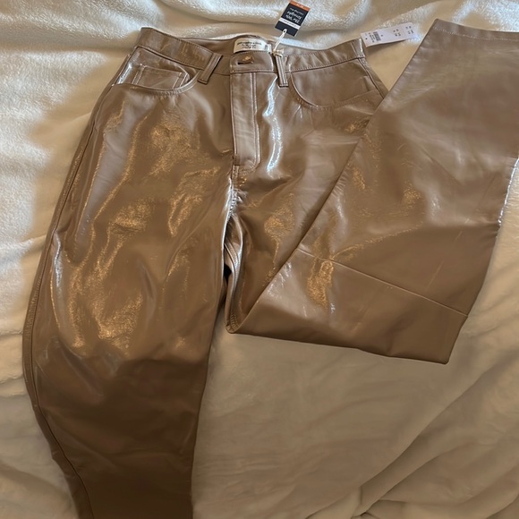 Abercrombie Curve Love Ultra high rise 90’s straight vegan leather pants. NWT - Picture 1 of 3